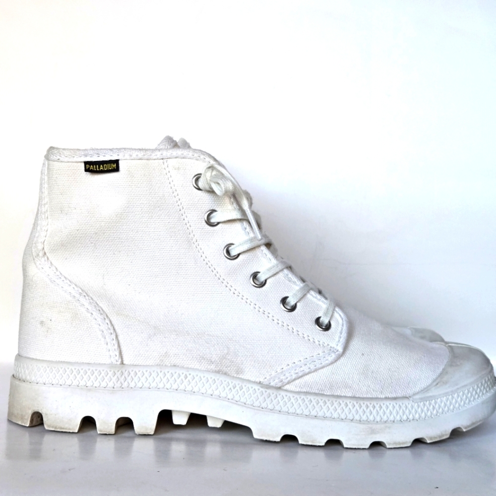 Palladium Menās āPampa HI Originaleā Boots - White/White - Size M9.5 ,W 11